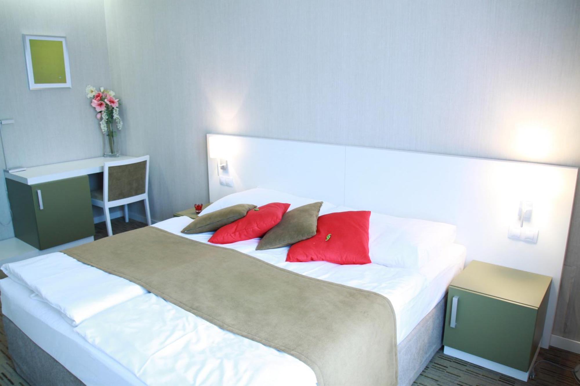 Hotel Empire Trnava Chambre photo