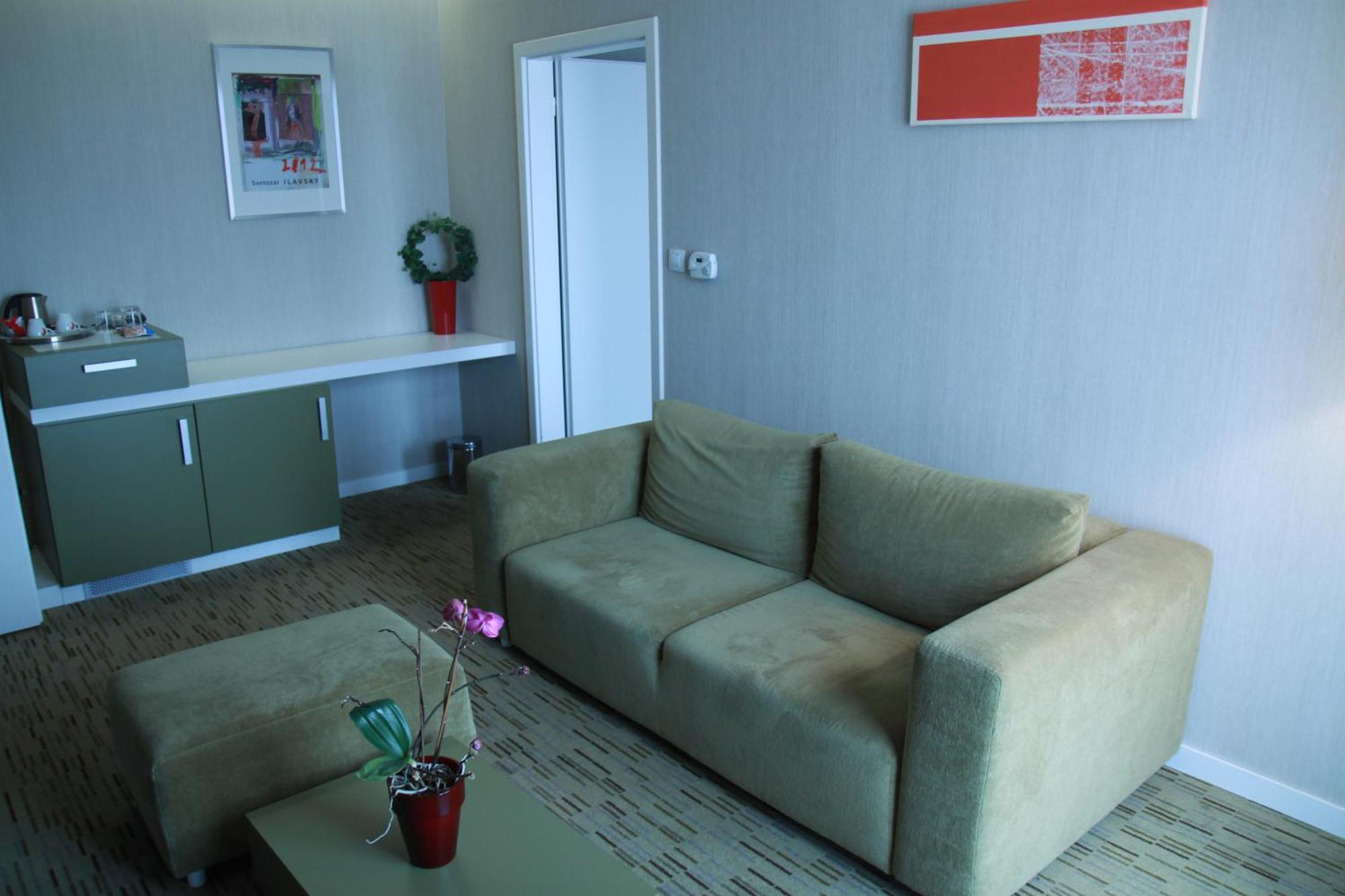 Hotel Empire Trnava Chambre photo