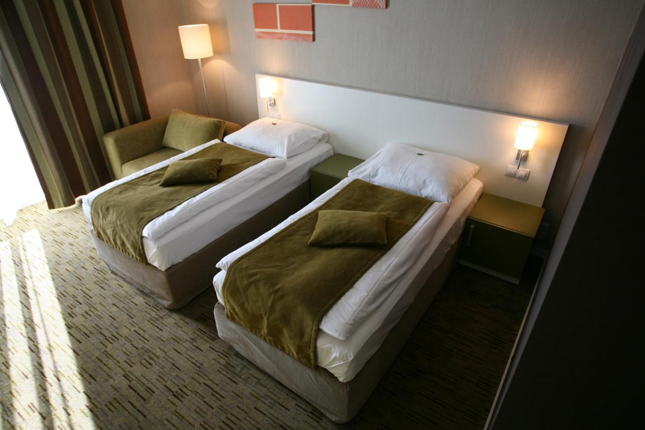 Hotel Empire Trnava Extérieur photo