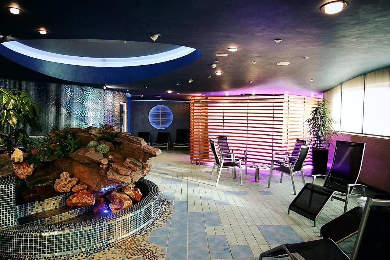Hotel Empire Trnava Extérieur photo