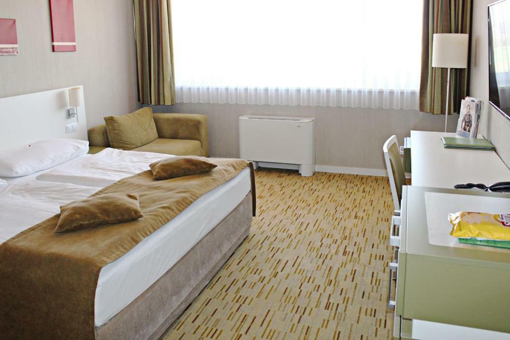 Hotel Empire Trnava Extérieur photo