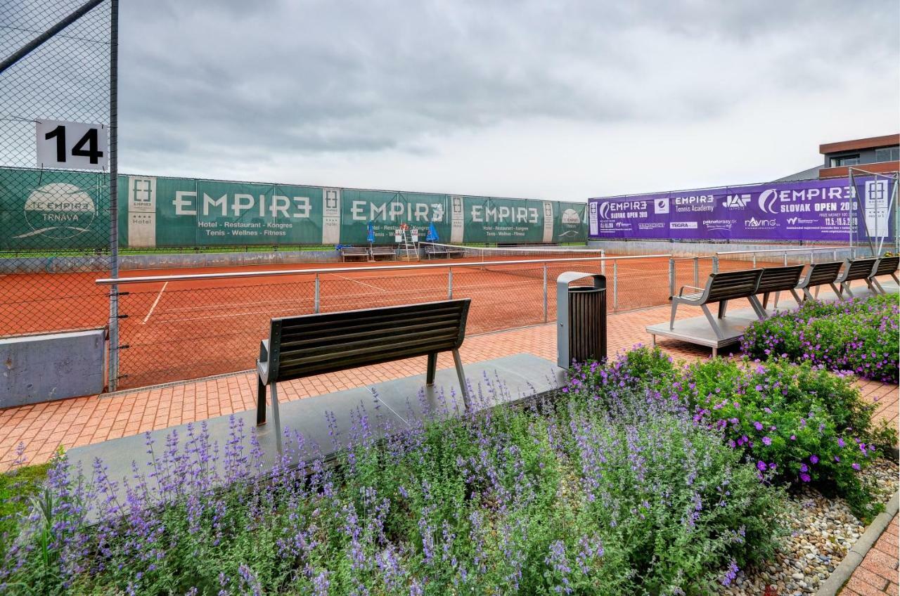 Hotel Empire Trnava Extérieur photo